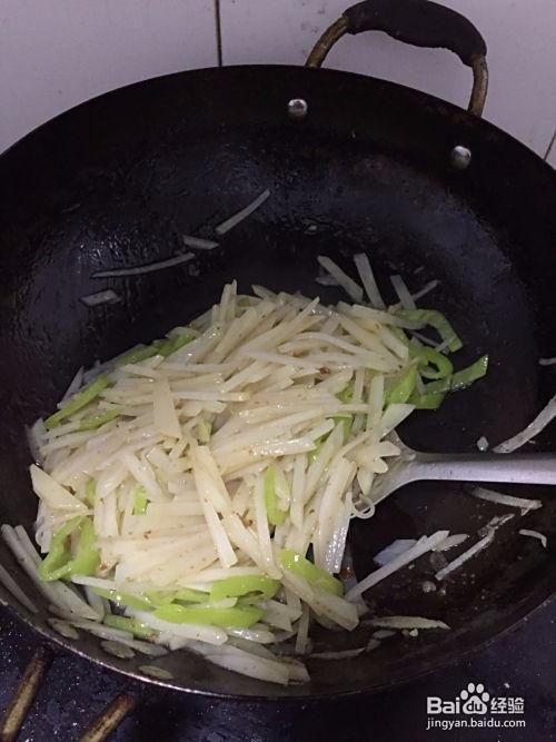 青椒土豆丝的做法视频,青椒土豆丝制作教程