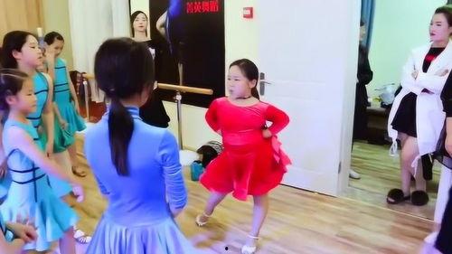 小胖子拉丁舞视频